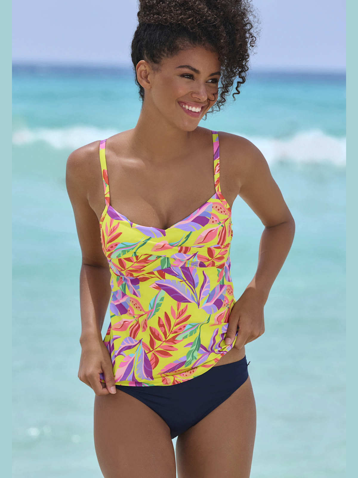 Haut de maillot de bain à armatures motif floral – chaque pièce est unique - s.Oliver - Modalova