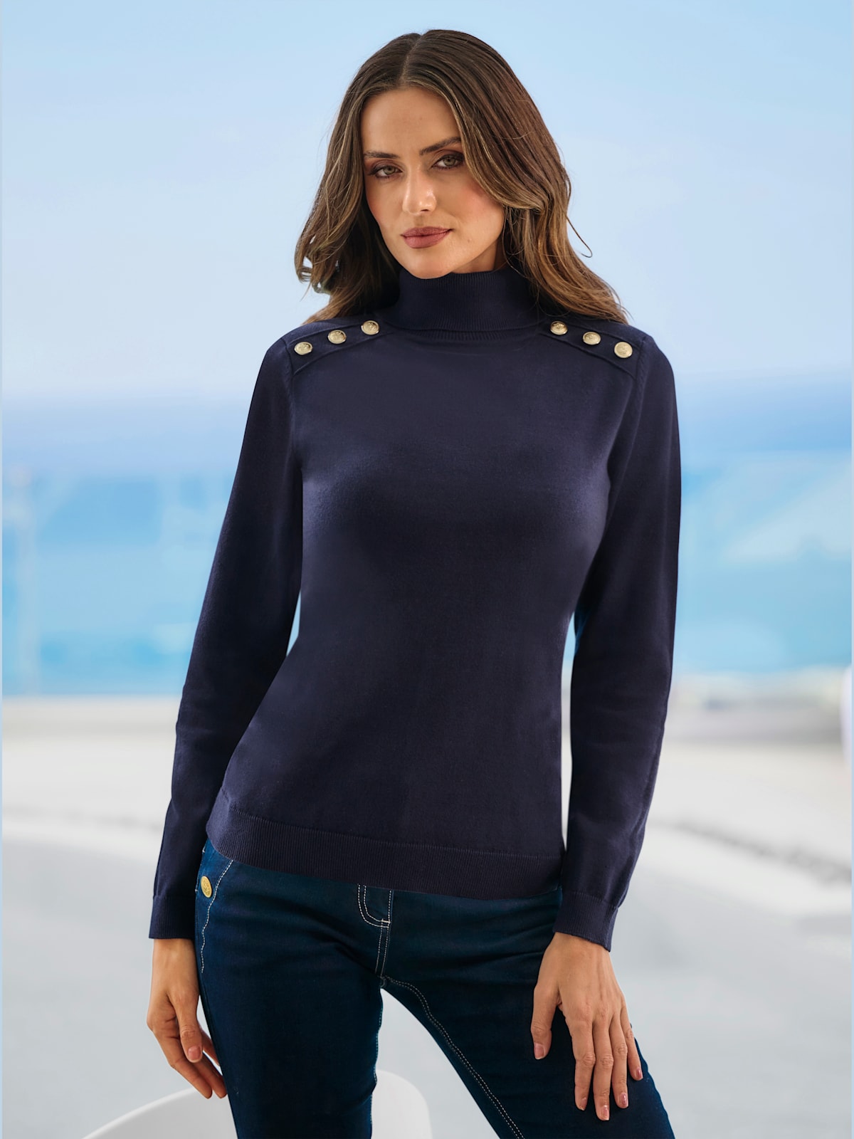 Pull à col roulé beaux boutons fantaisie - Ashley Brooke - Modalova
