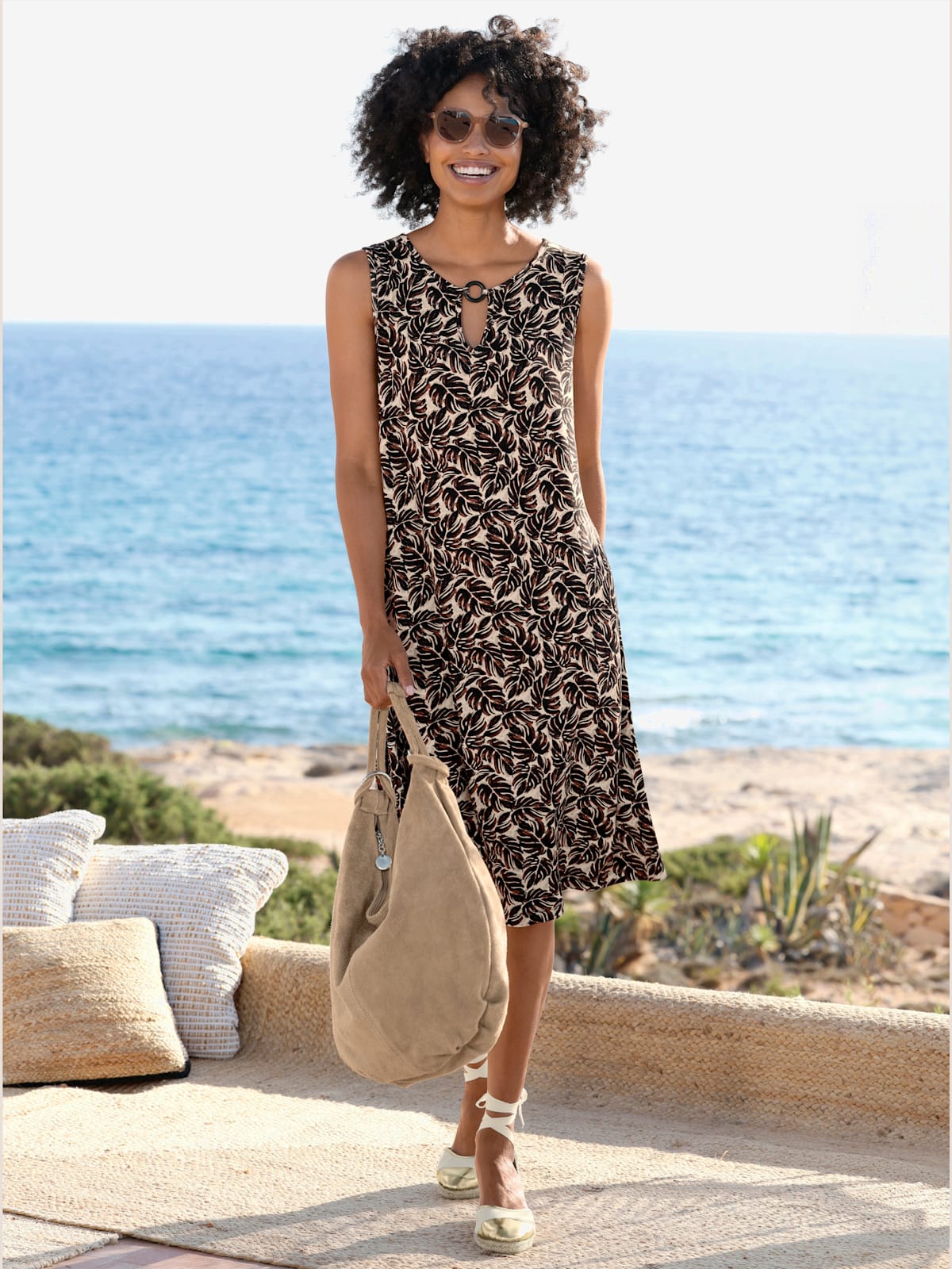 Robe en jersey découpe raffinée à l'encolure - - Linea Tesini - Modalova