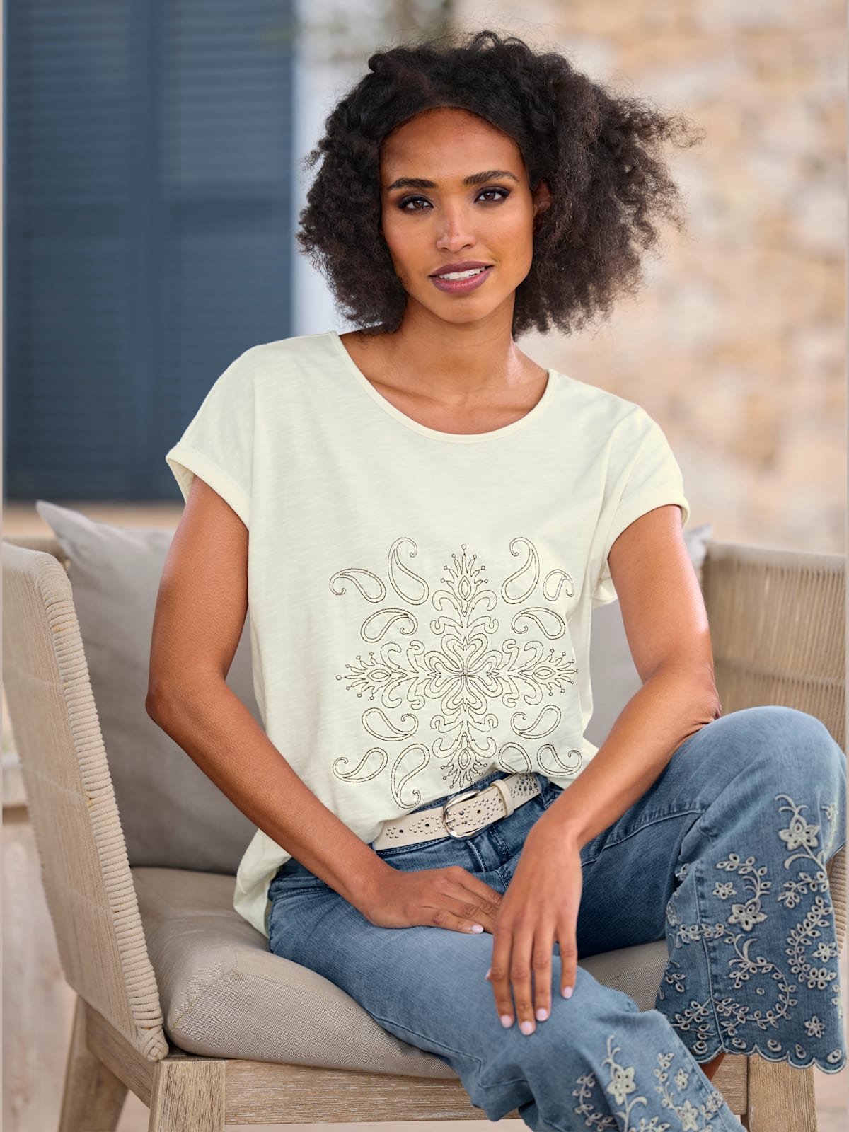 T-shirt à encolure ronde broderie contrastée - Linea Tesini - Modalova