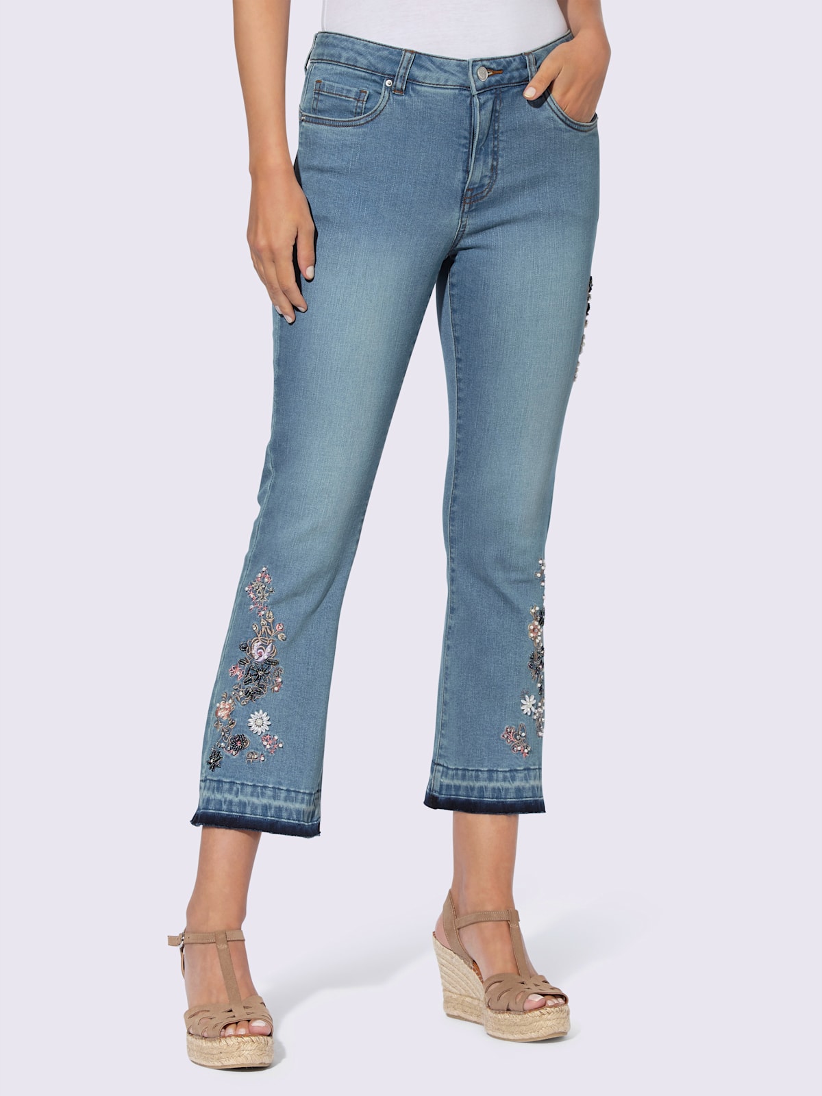 Jean 7/8 jolie broderie florale avec perles décoratives - Linea Tesini - Modalova