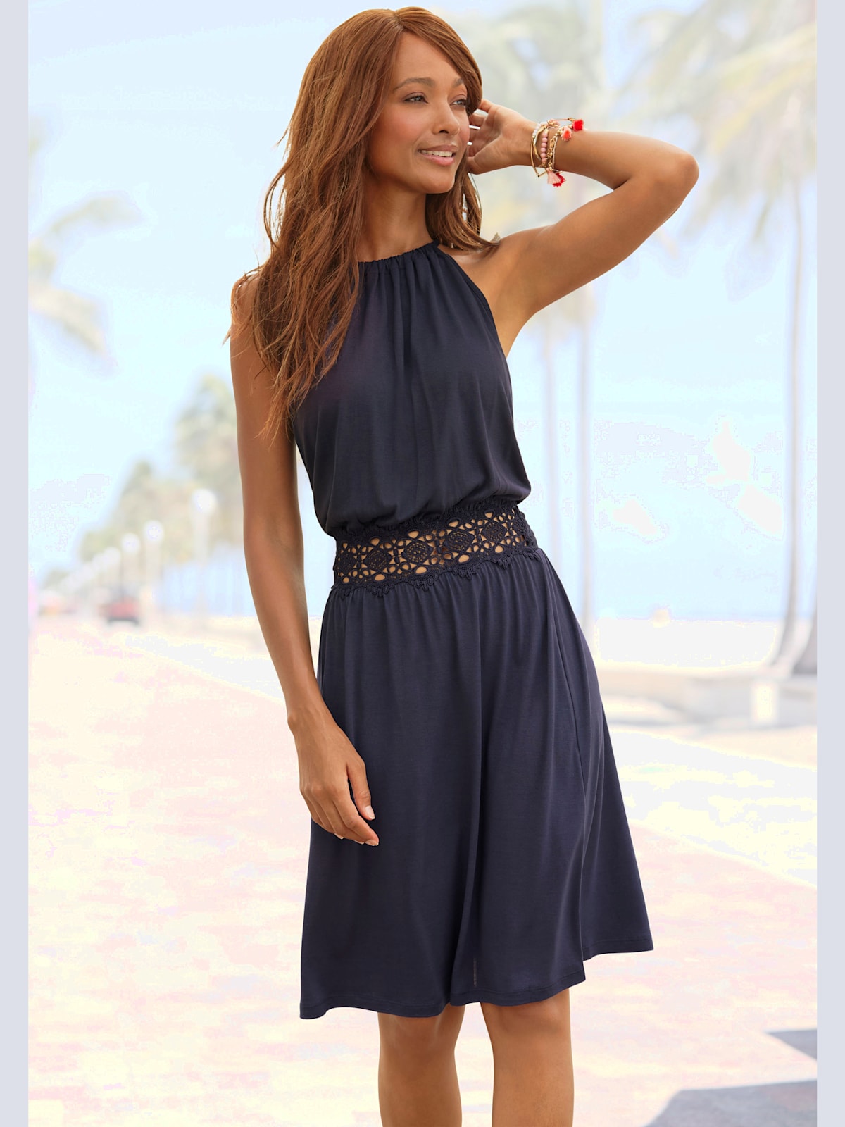 Robe d'été encolure haute froncée - Vivance - Modalova