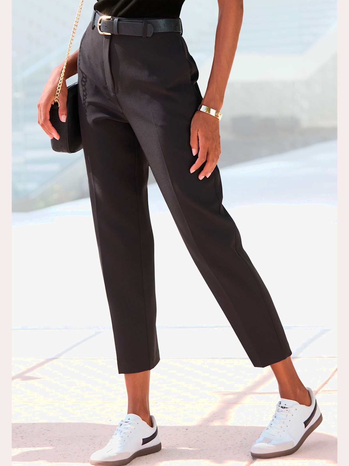 Pantalon tailleur plis repassés - LASCANA - Modalova