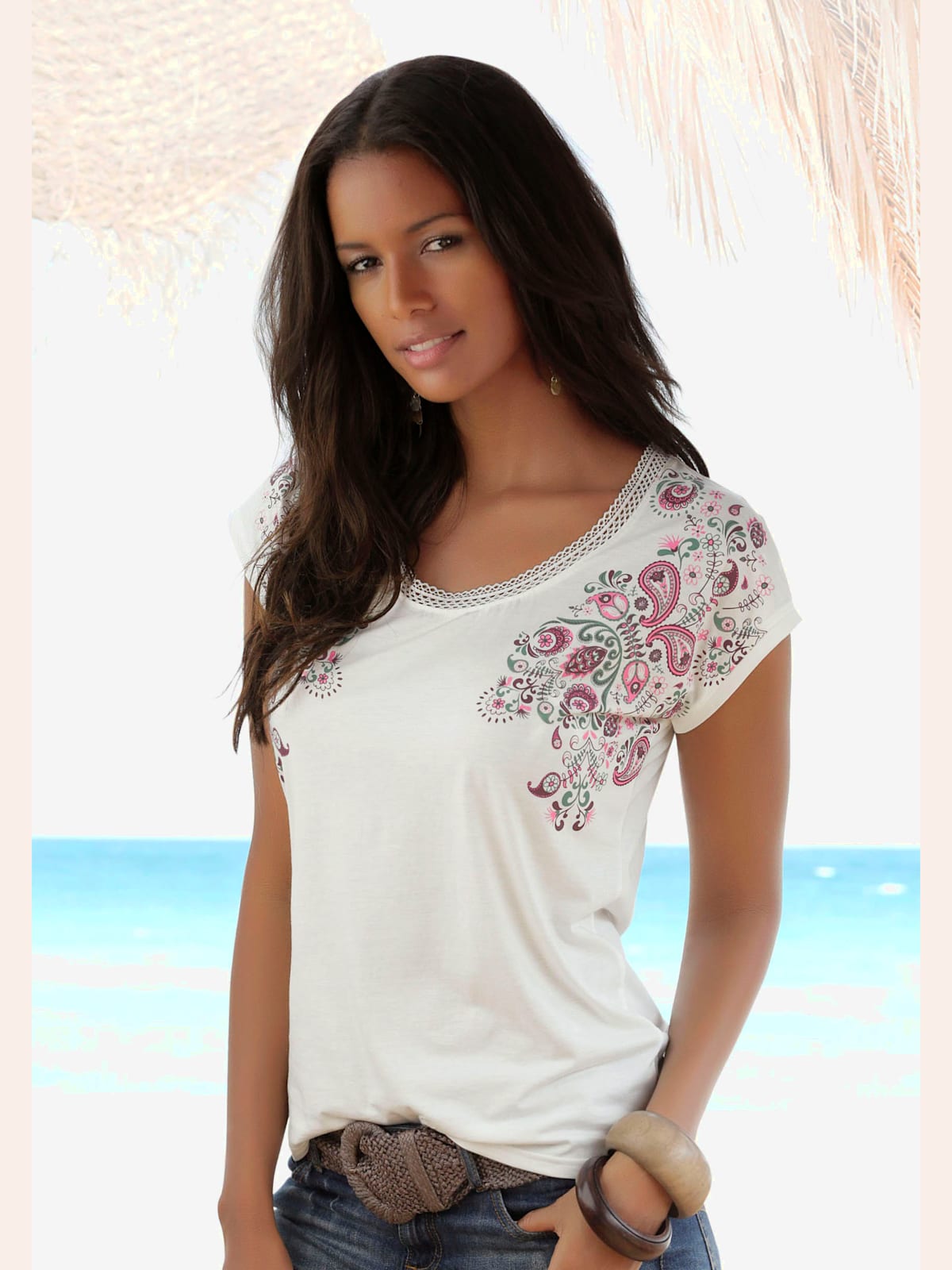 T-shirt à manches courtes dentelle délicate à l’encolure - Beachtime - Modalova