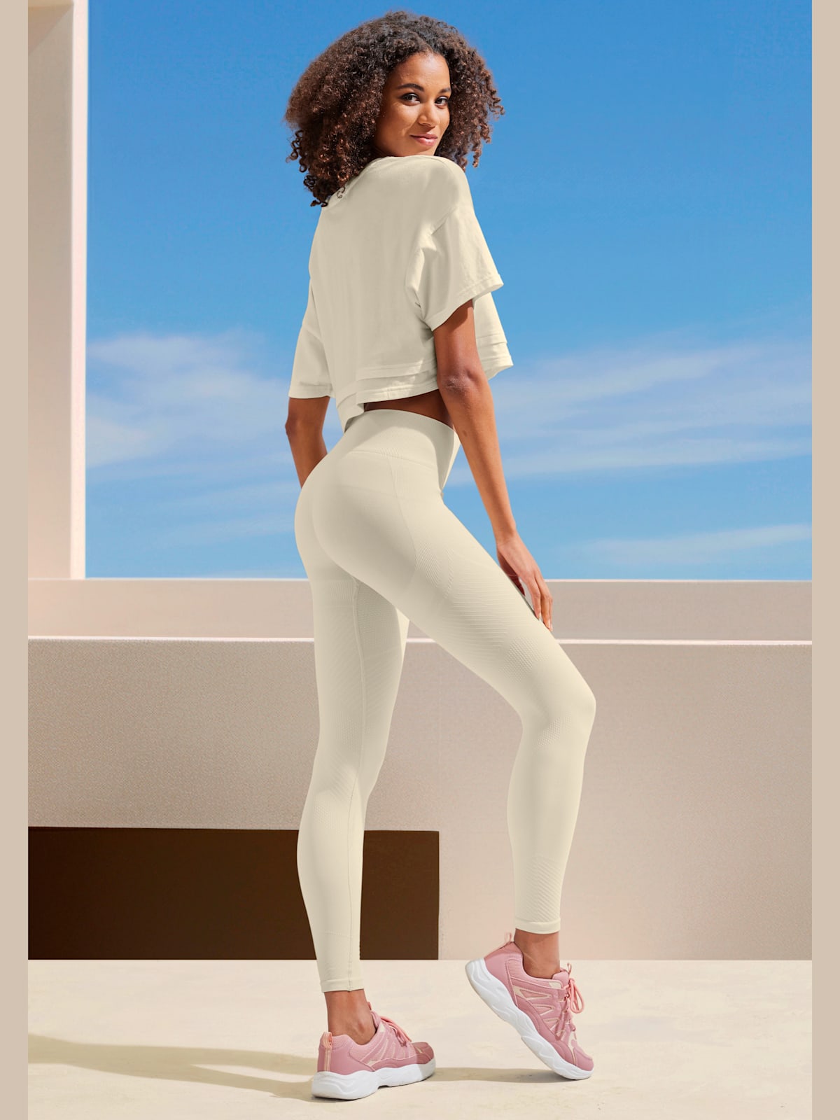 Caleçon court sans coutures legging au design sans coutures - LASCANA - Modalova