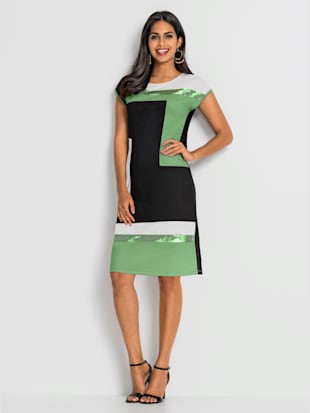 Robe patchwork orné de paillettes brillantes