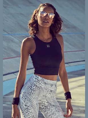 T-shirt d'extérieur haut court performance - LASCANA ACTIVE - Noir