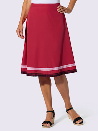 Jupe traditionnelle bande en dentelle cousue