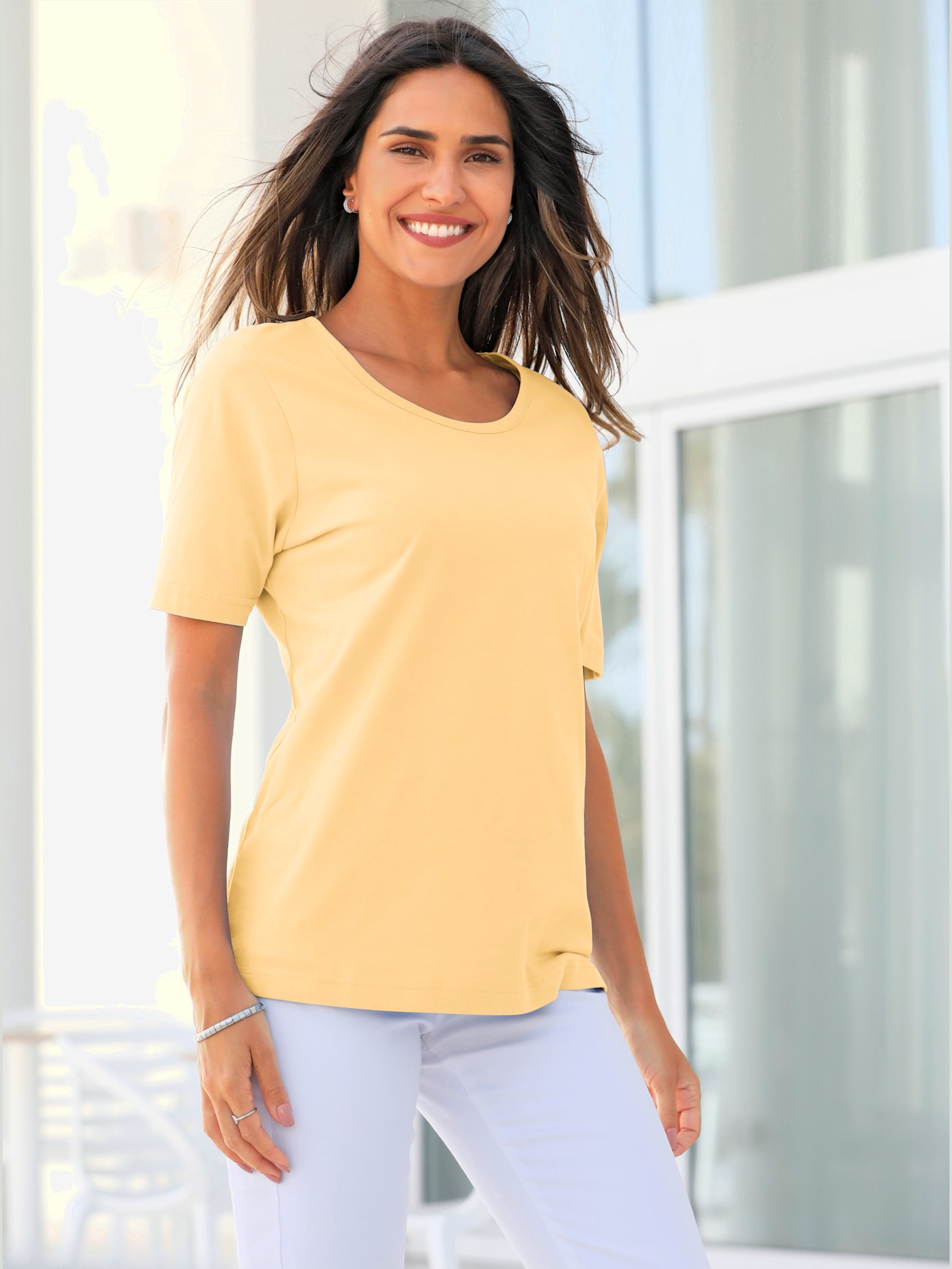 T-shirt féminin uni et confortable , jaune vanille, taille 52 - MODA VILONA - Mode Femme et Homme