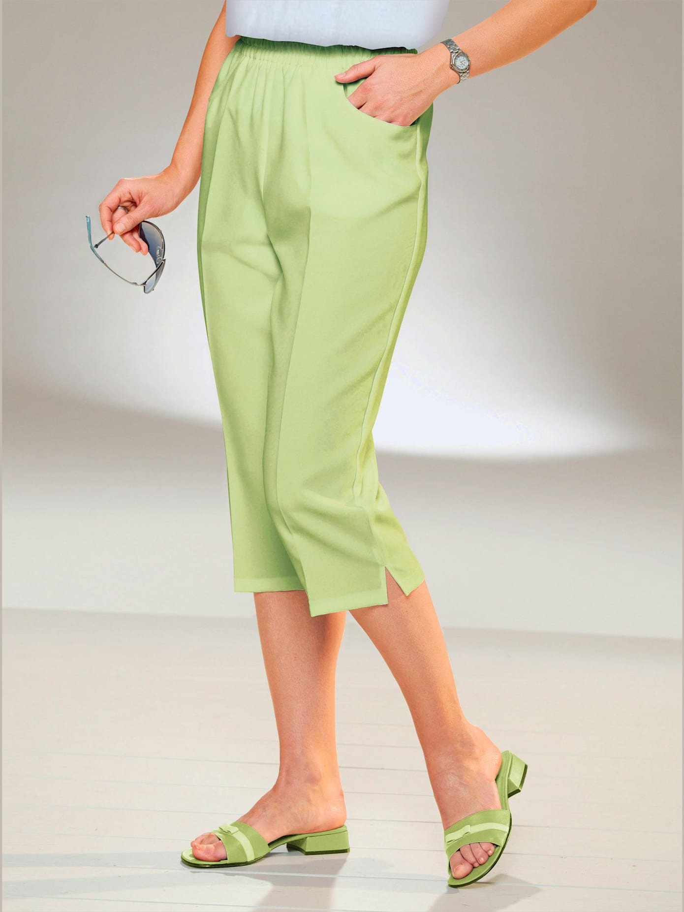 Corsaire sport avec plis repassés , vert tilleul, taille 58 - MODA VILONA - Mode Femme et Homme
