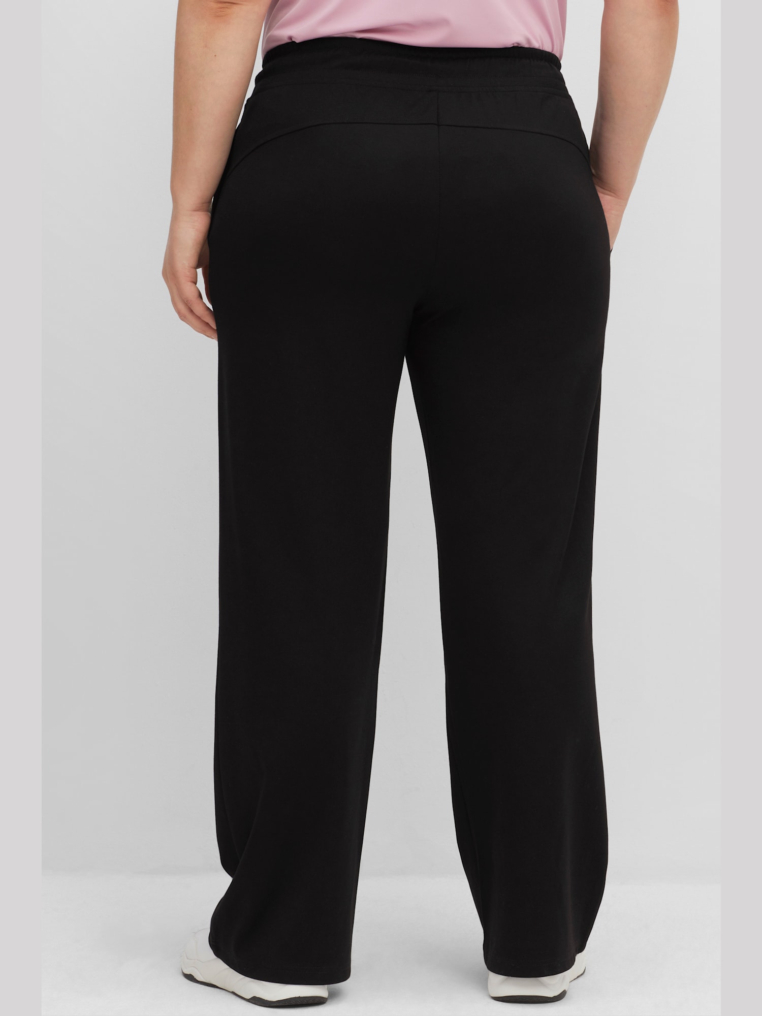 Pantalon de sport, couleur : noir uni, taille 42, marque Sheego, 70% viscose;26% polyamide;4% élasthanne - helline