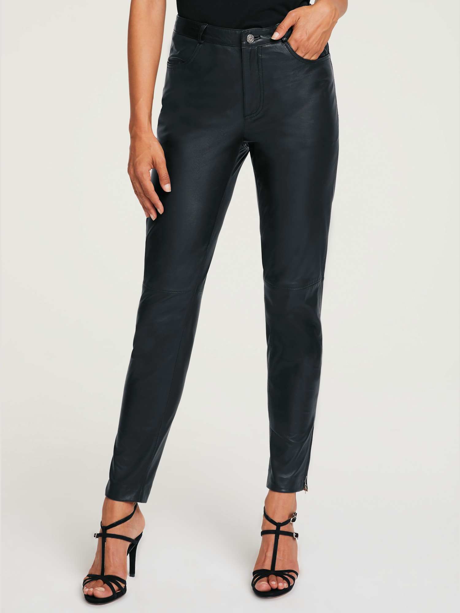 Pantalon en cuir cuir d'agneau souple, couleur noir, taille 48, marque Ashley Brooke - helline