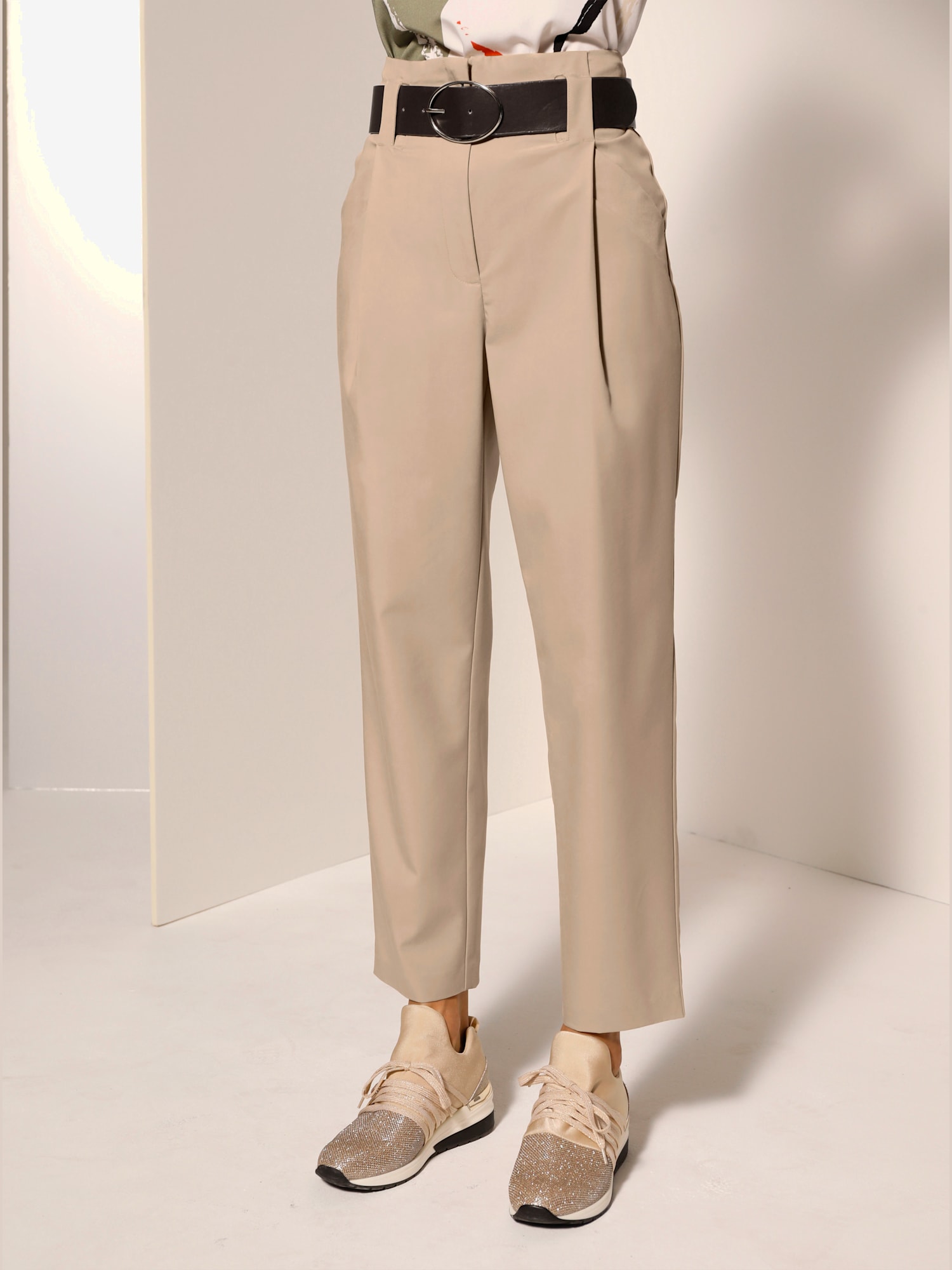 Pantalon à pinces qualité tissée, couleur marron, taille 48, marque Creation L - helline