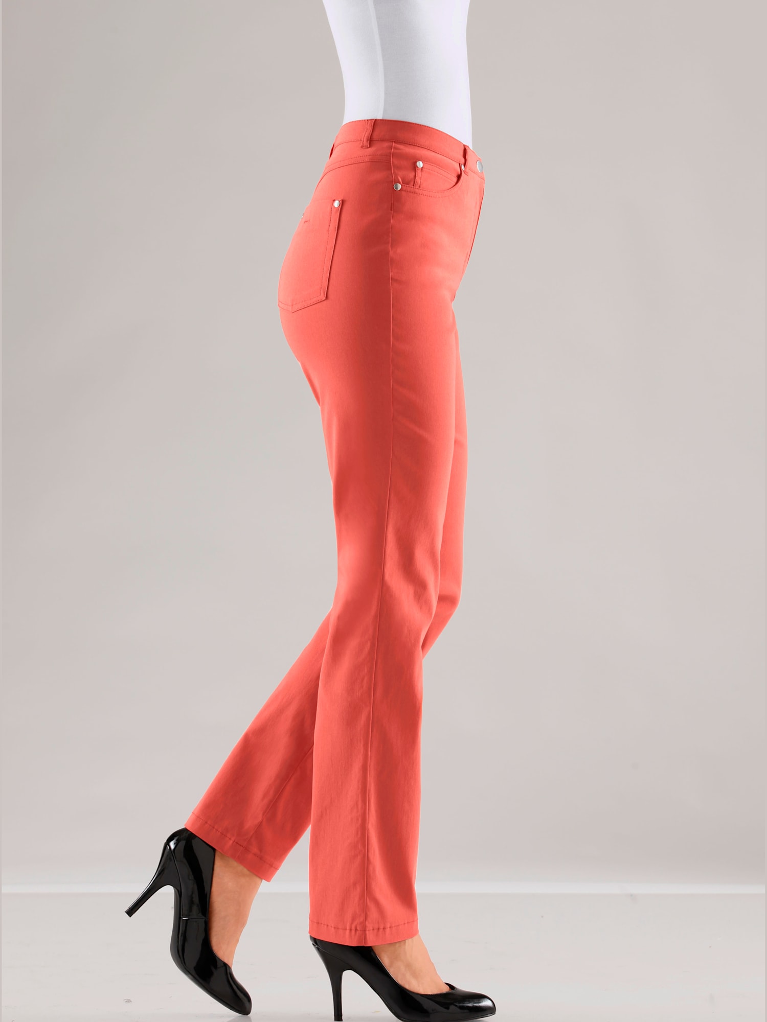 Pantalon féminin à coupe 5 poches classique, couleur rouge, taille 52, marque Stehmann Comfort line - helline