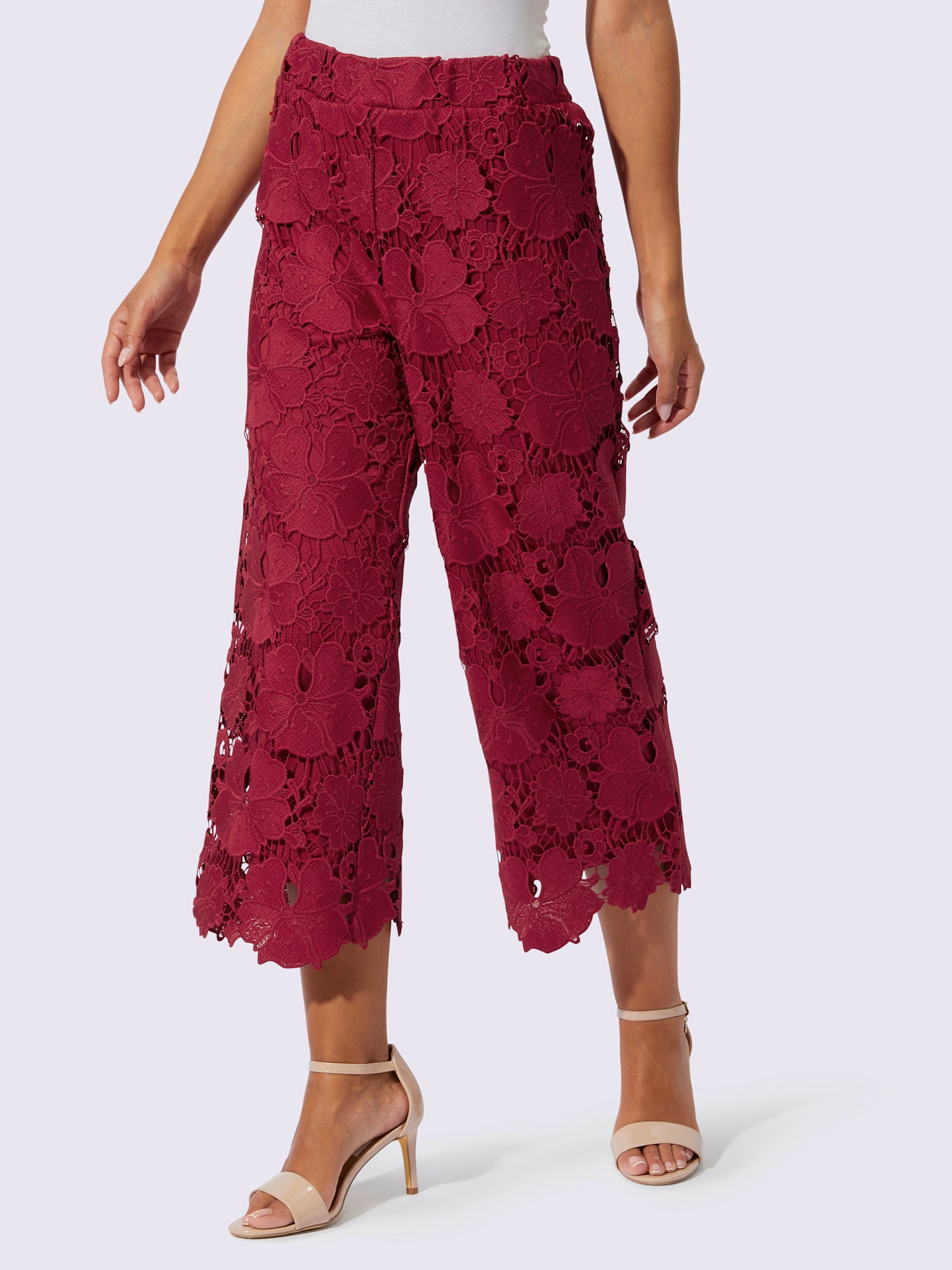 Pantalon 7/8 superbe dentelle, couleur rouge, taille 50, marque Creation L - helline
