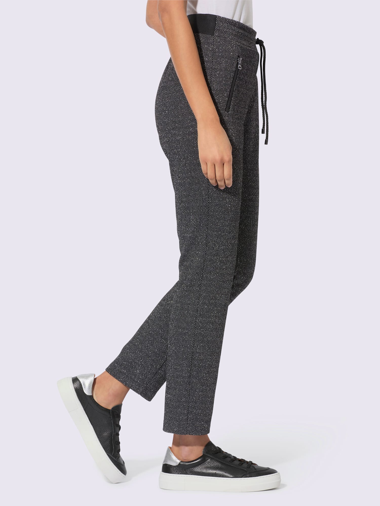 Pantalon jogpant qualité jersey très confortable, couleur noir, taille 52, marque Creation L - helline