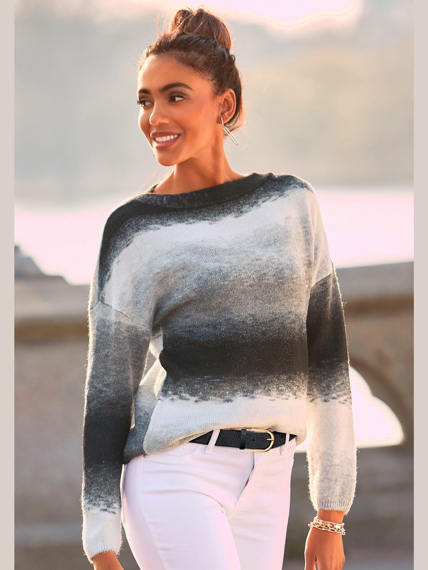 Ceinture hanches ceinture au look métallisé tendance avec motif animal en relief, couleur : noir uni, taille 75, marque LASCANA, 100% cuir - helline