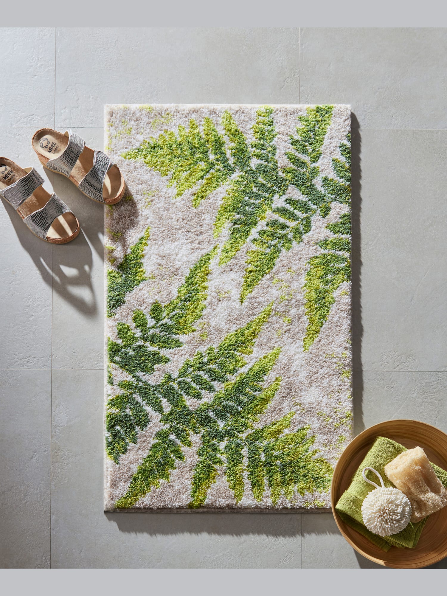 Tapis de bain, couleur : vert moyen uni, taille 47x50 cm - 45x50 cm, marque helline home, 100% acrylique - helline