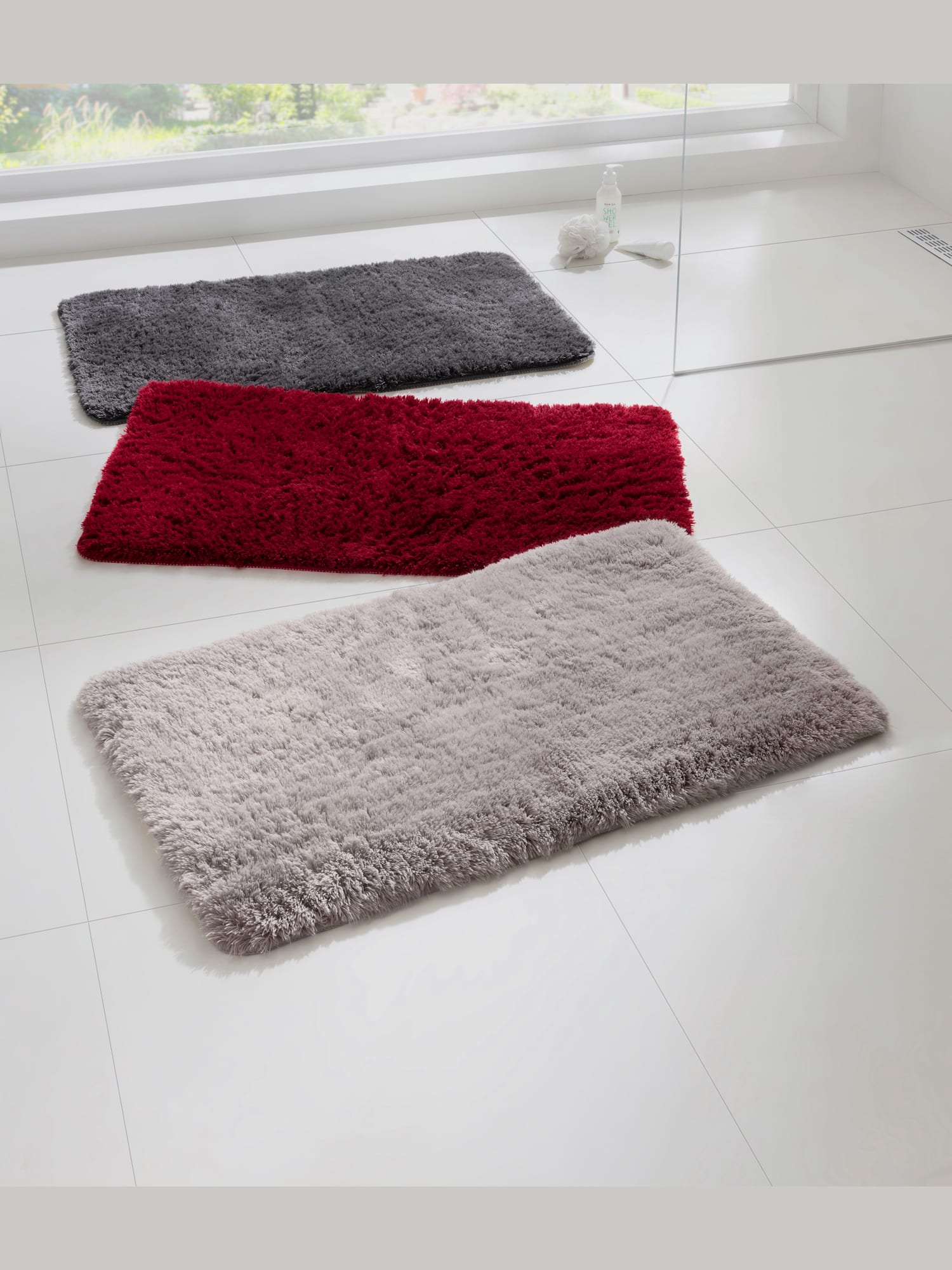 Tapis de bain acrylique facile d'entretien, couleur : rouge foncé uni, taille 50x80 cm, marque helline home, 100% acrylique - helline