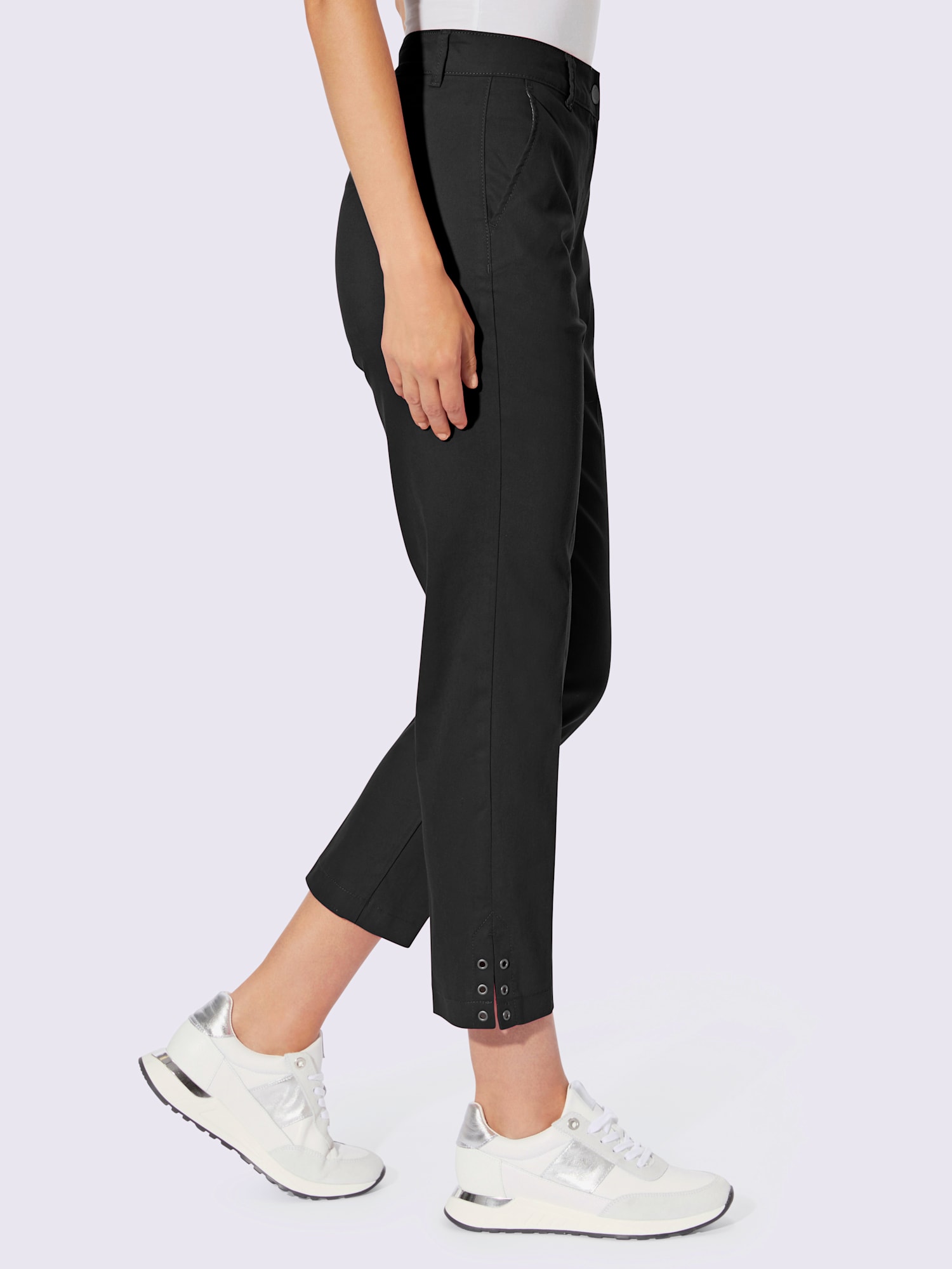 Pantalon 7/8 œillets au bas des jambes, couleur noir, taille 48, marque Rick Cardona - helline