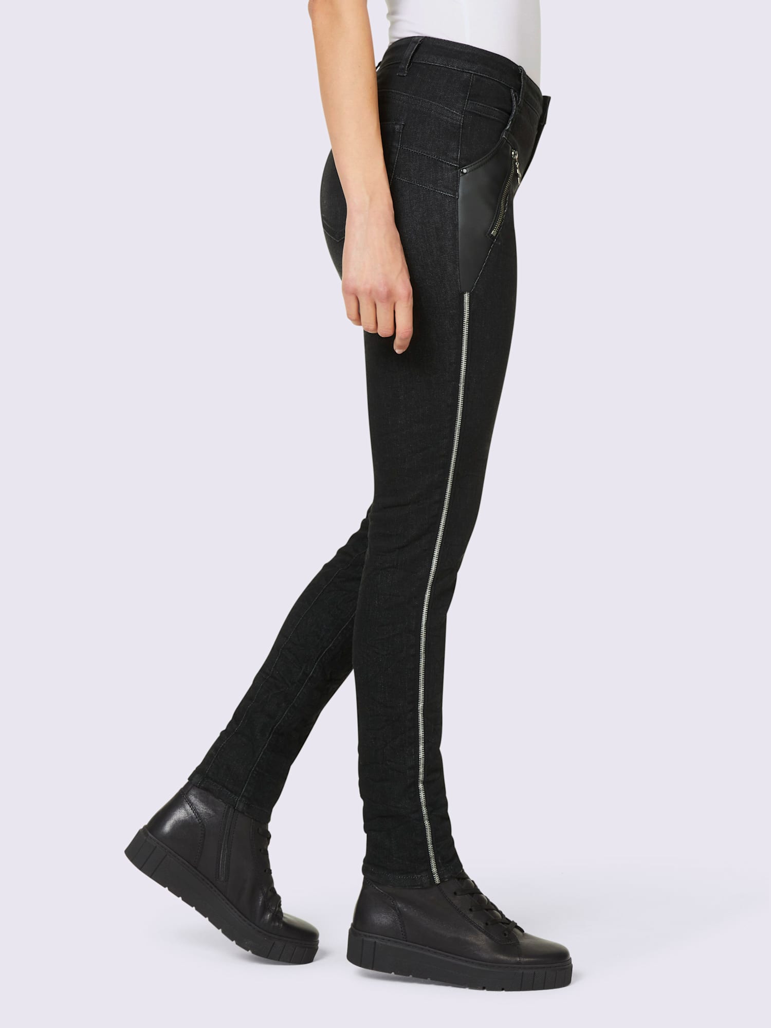 Jean push-up détails en qualité lisse, couleur noir, taille 42, marque Mandarin - helline