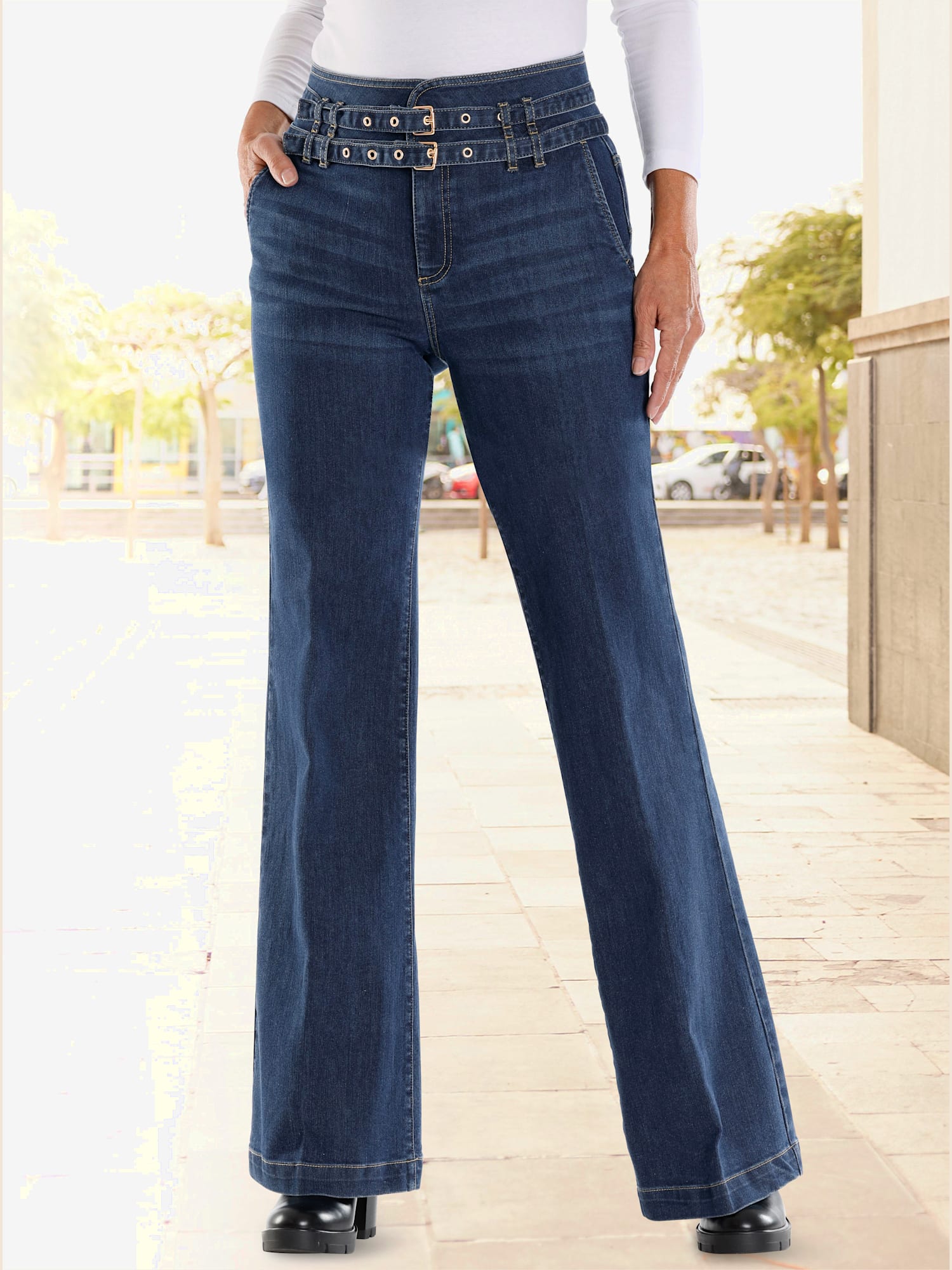Jean bootcut ceinture, couleur bleu, taille 36, marque Mandarin - helline