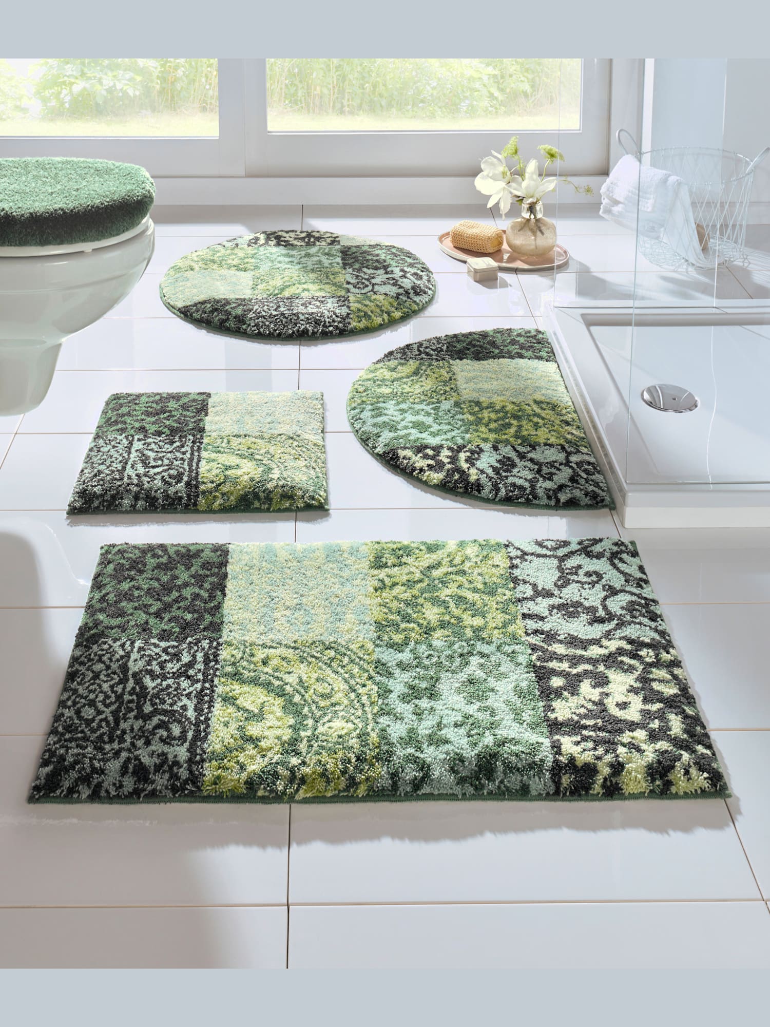 Tapis de bain acrylique facile d'entretien, couleur : vert moyen uni, taille 70x120 cm, marque helline home, 100% acrylique - helline