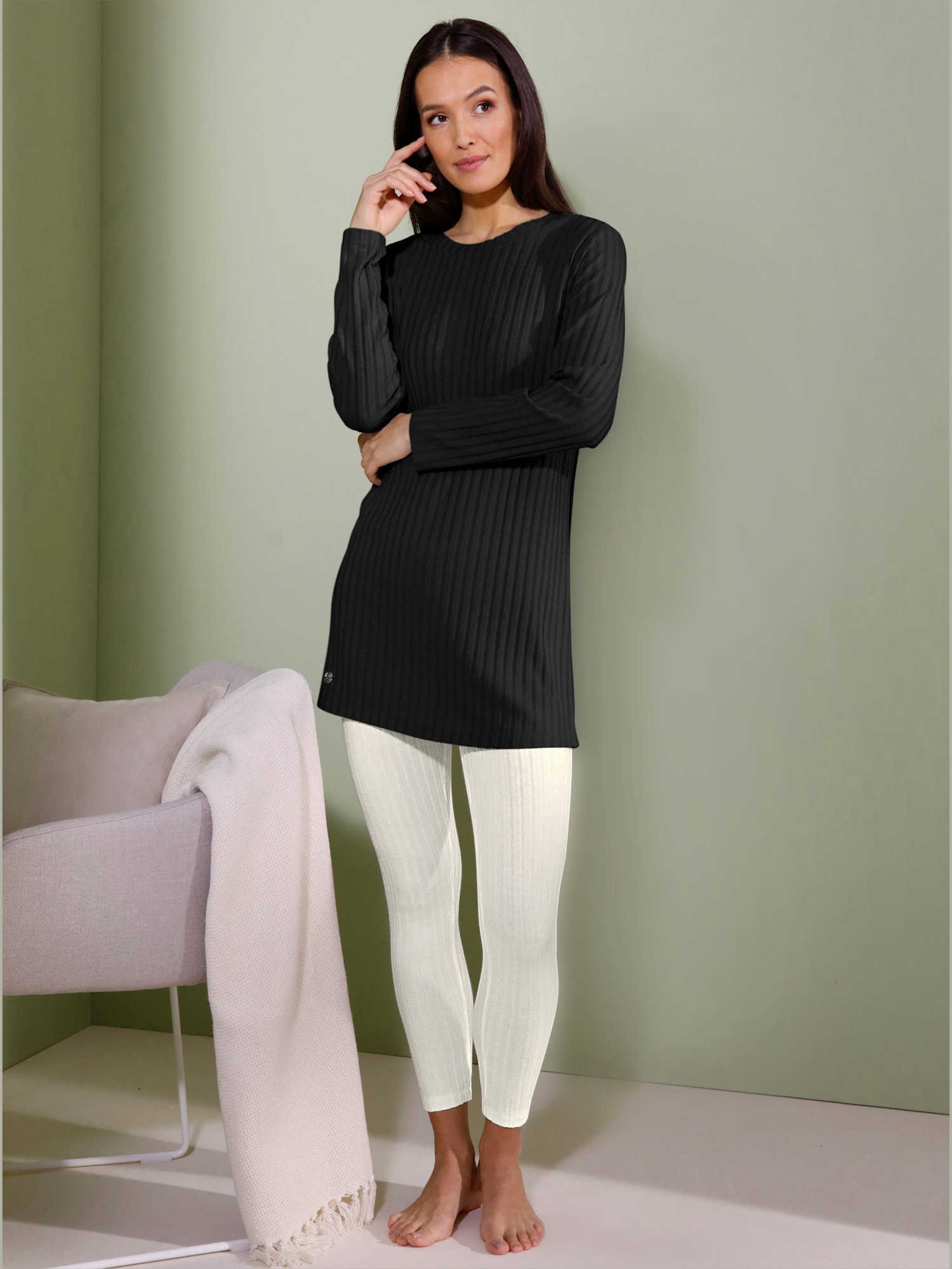 T-shirt long en modal ultra-doux, couleur noir, taille 38/40, marque CREATION L PREMIUM - helline