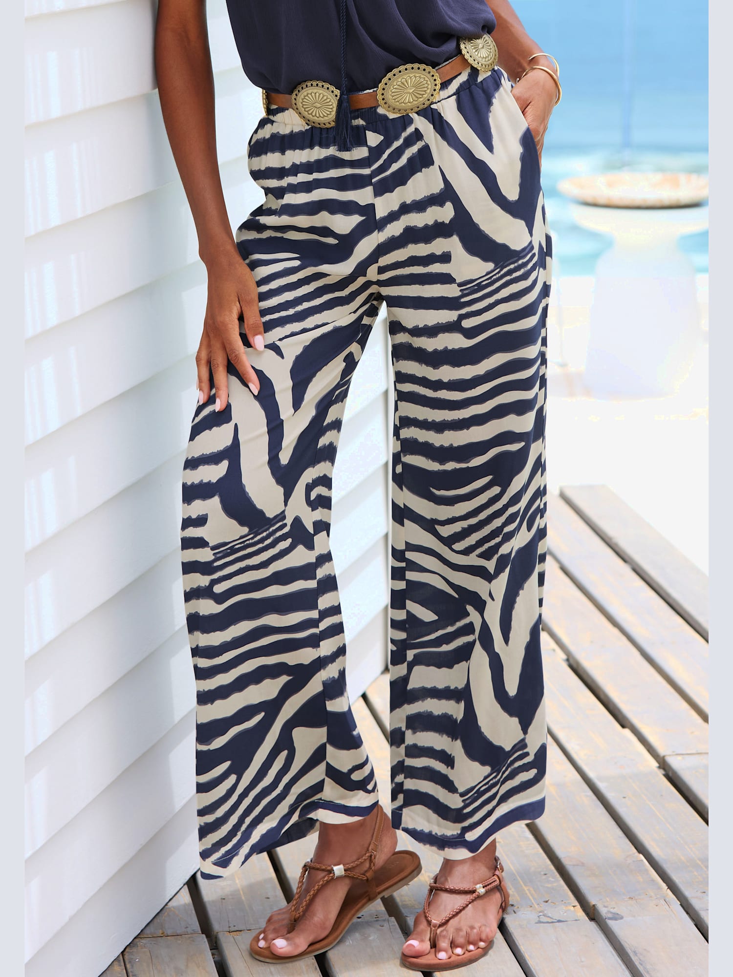 Pantalon poches latérales pratiques, couleur couleur ivoire, taille 42, marque LASCANA - helline