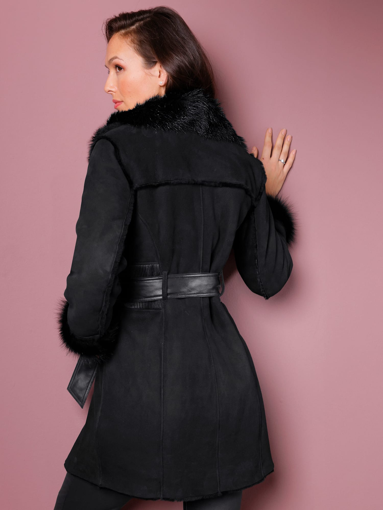 Veste en peau d'agneau haute qualité, couleur noir, taille 46, marque Mainpol - helline