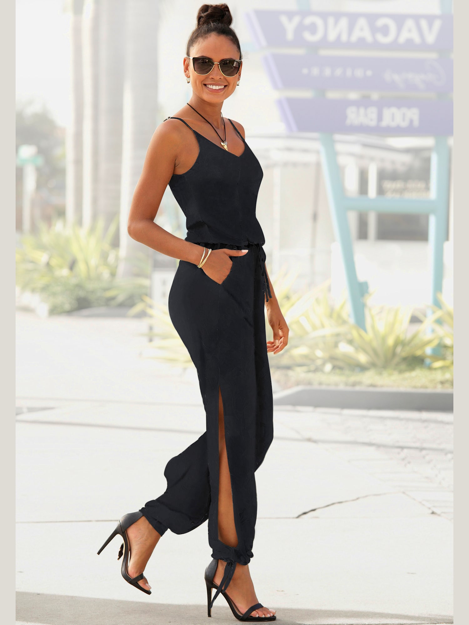 Combinaison encolure ronde, couleur noir, taille 44, marque Buffalo - helline