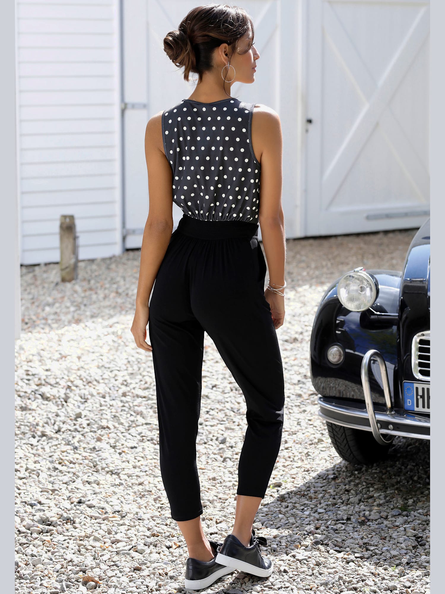 Combinaison col v chevauchant, couleur noir, taille 46, marque LASCANA - helline