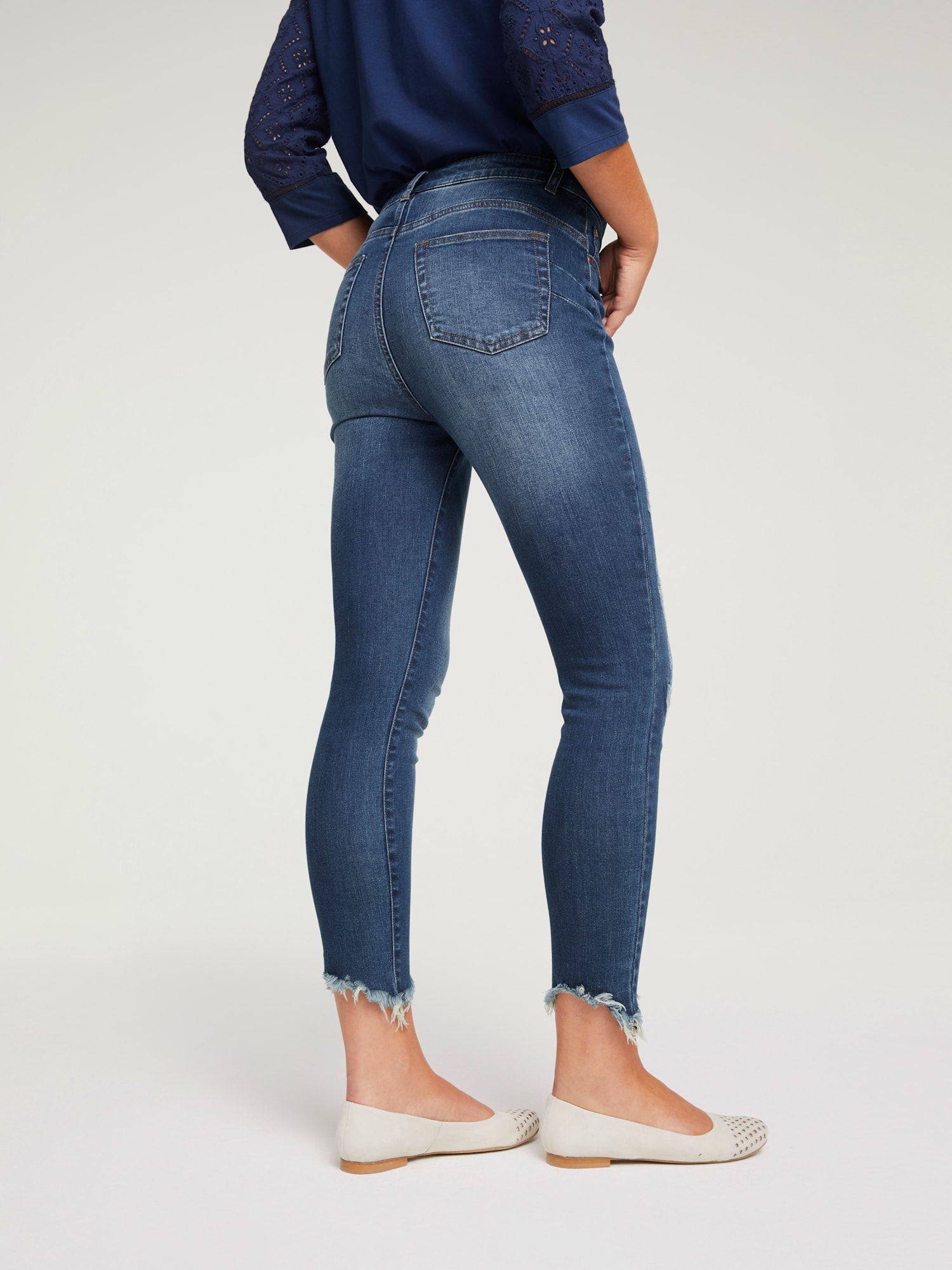 Jean skinny coupe skinny tendance, couleur bleu, taille 46, marque Linea Tesini - helline