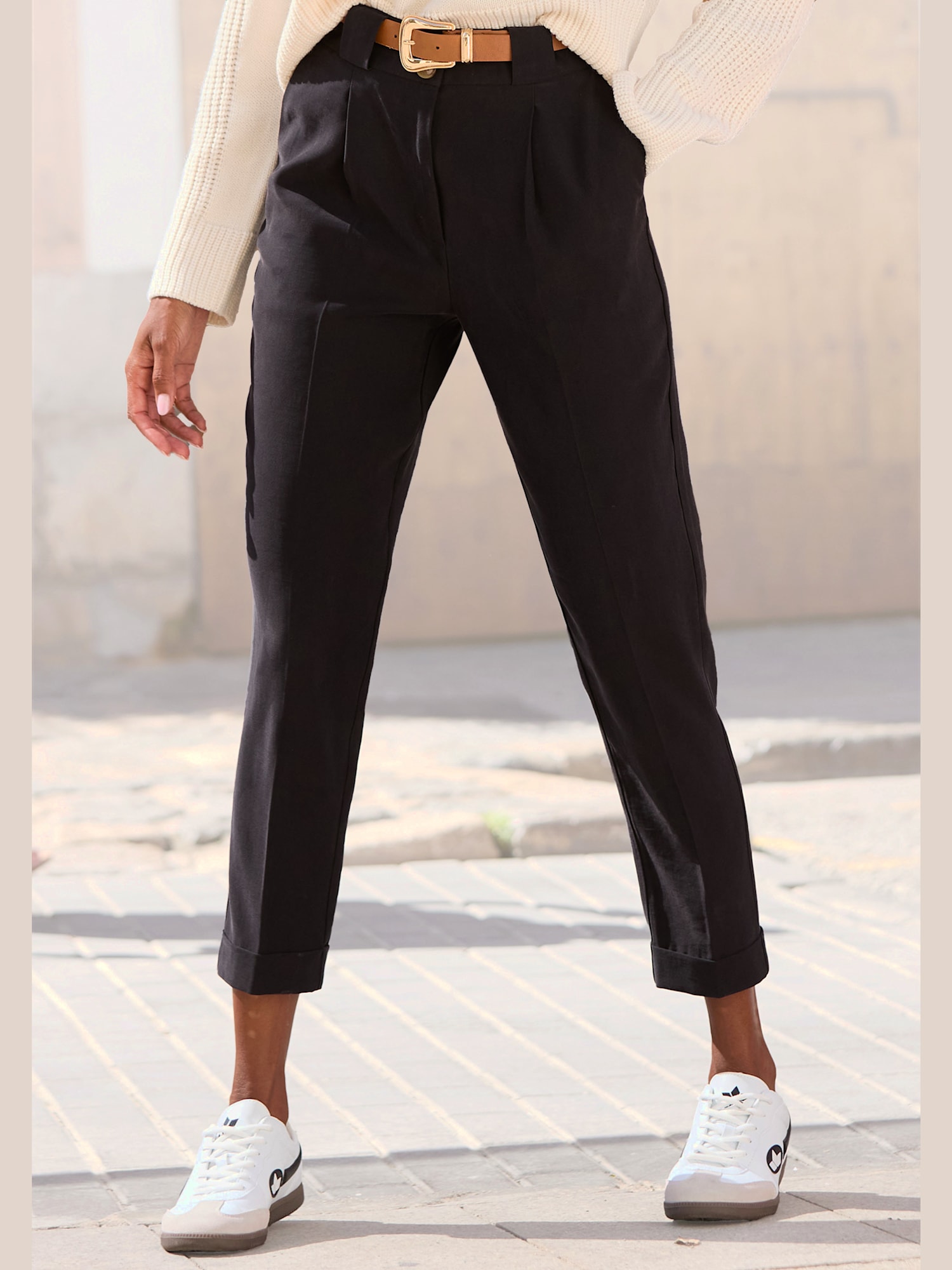 Pantalon 7/8 poches fendues pratiques, couleur noir, taille 40, marque LASCANA - helline