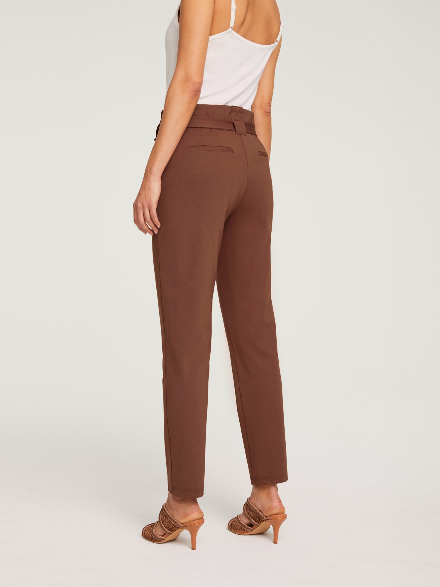 Pantalon paperbag coupe carotte, couleur marron, taille 44, marque Linea Tesini - helline
