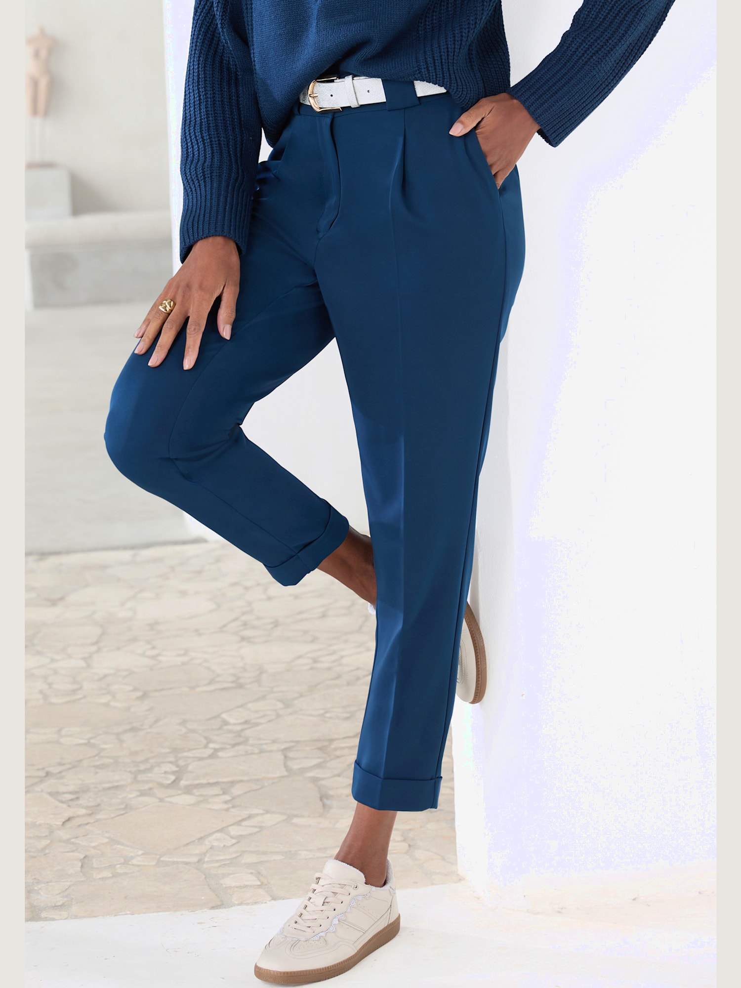 Pantalon 7/8 poches fendues pratiques, couleur bleu, taille 42, marque LASCANA - helline