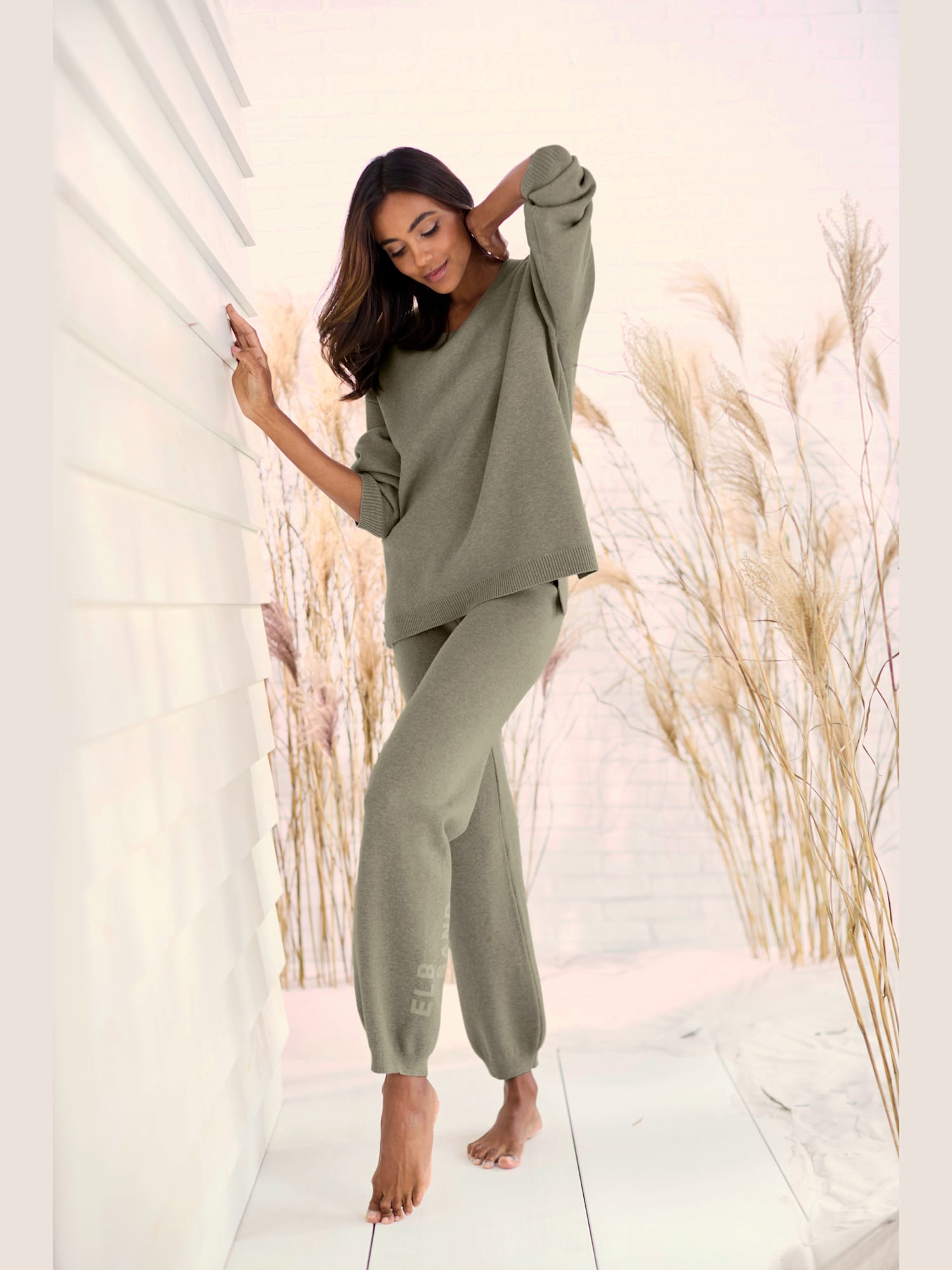 Pantalon en tricot doux et extensible, couleur vert, taille 50/52, marque Elbsand - helline