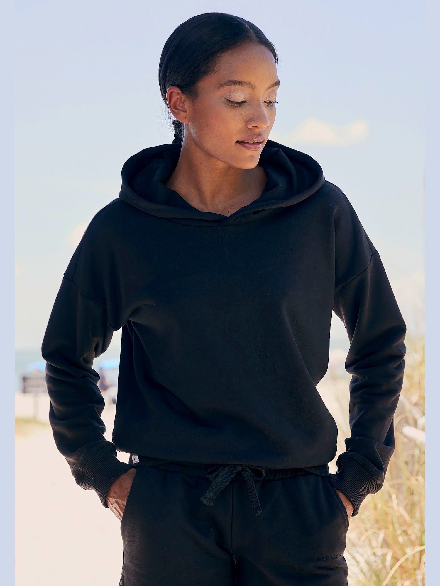 Sweatshirt à capuche structuré, couleur noir, taille 38/40, marque LASCANA - helline
