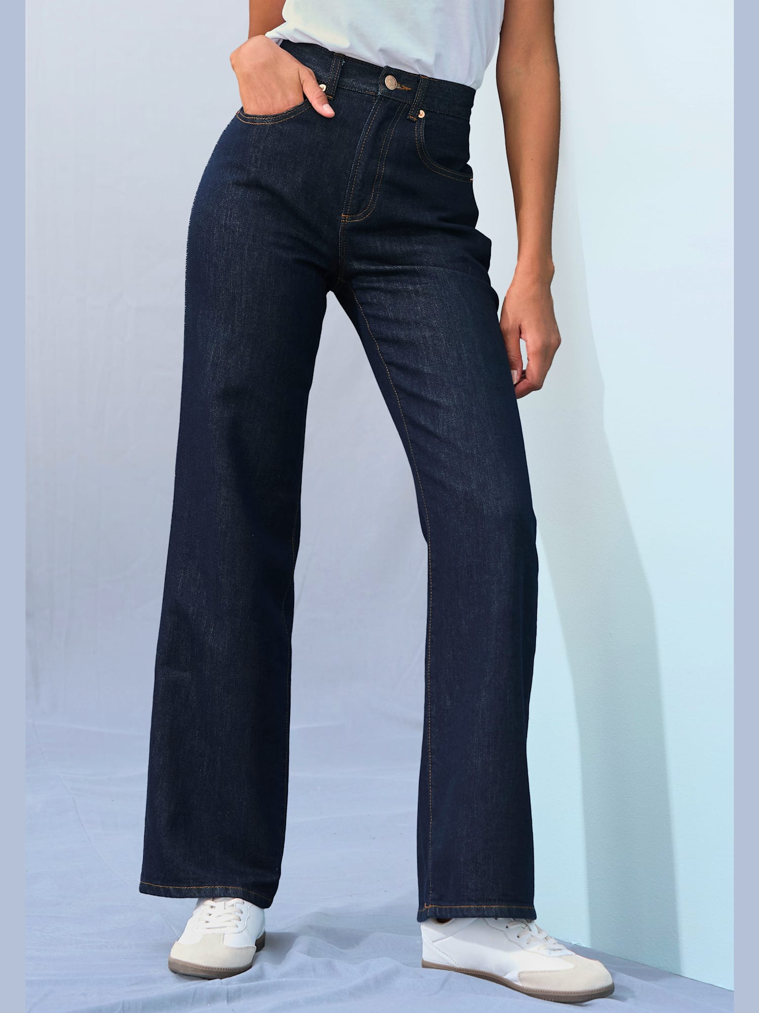 Jean large tendance, couleur bleu, taille 40, marque LASCANA - helline