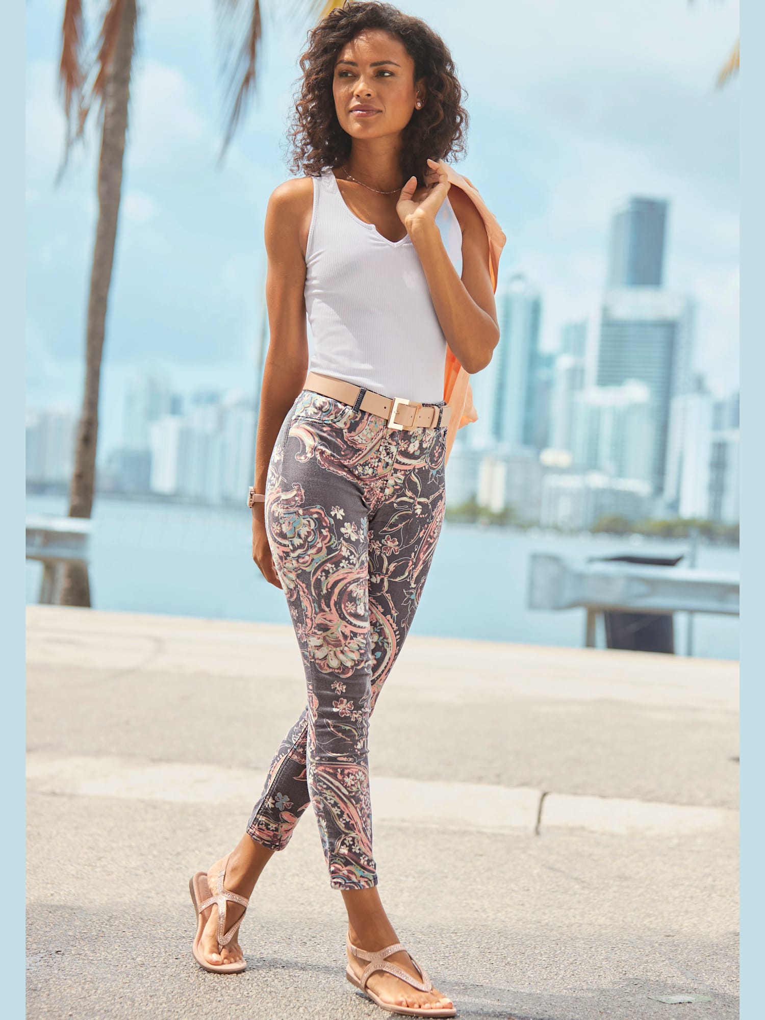Jegging 7/8 coupe étroite, couleur noir, taille 46, marque LASCANA - helline
