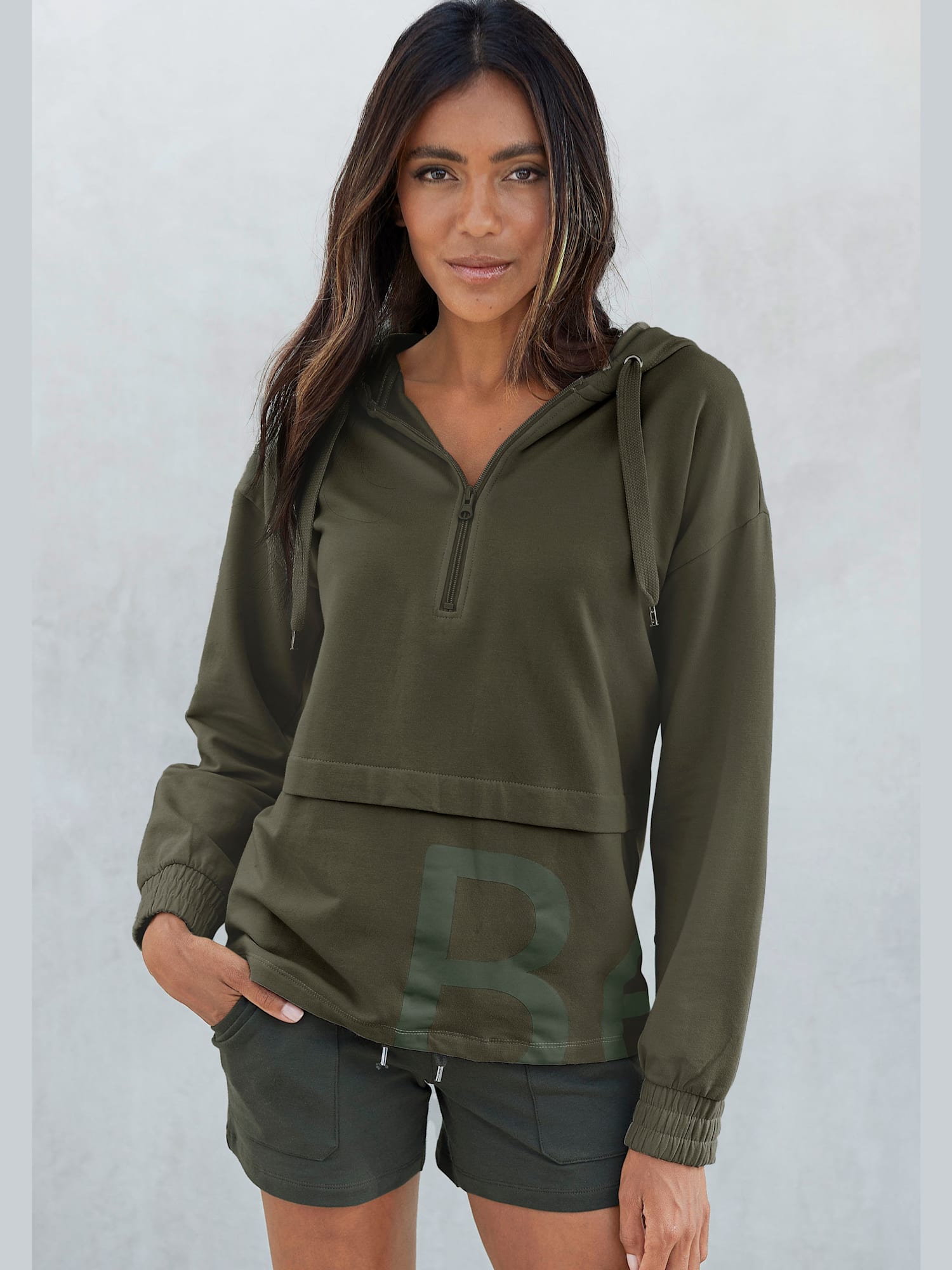 Sweatshirt avec glissière et capuche, couleur vert, taille 38/40, marque Bench. Loungewear - helline