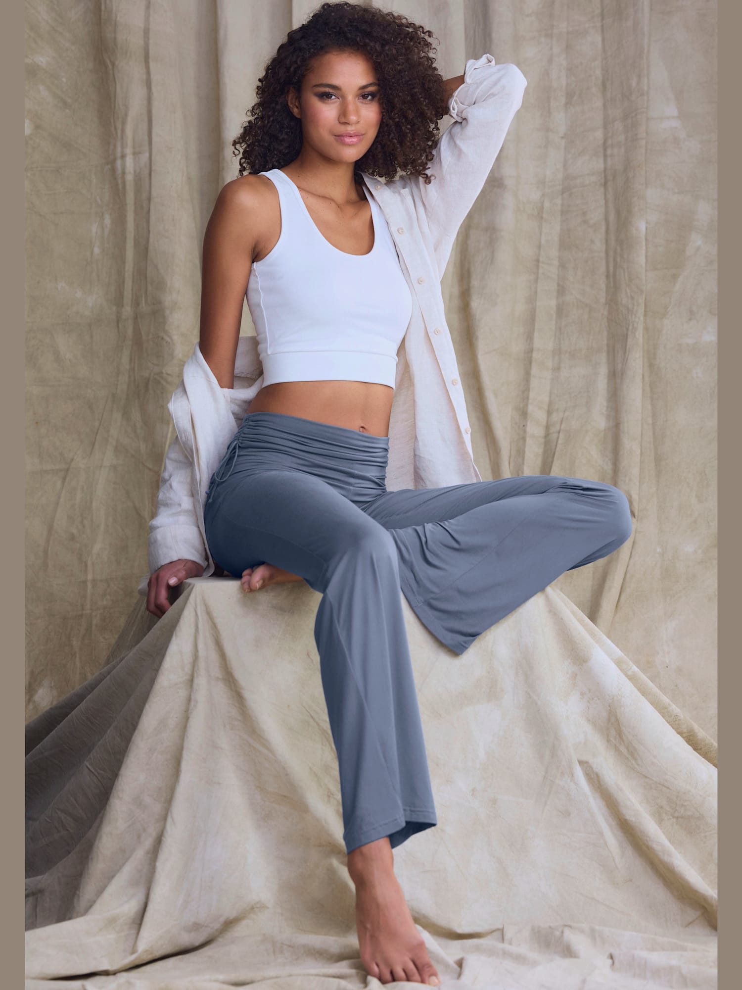 Panty legging avec jambes évasées, couleur bleu, taille 32, marque LASCANA - helline