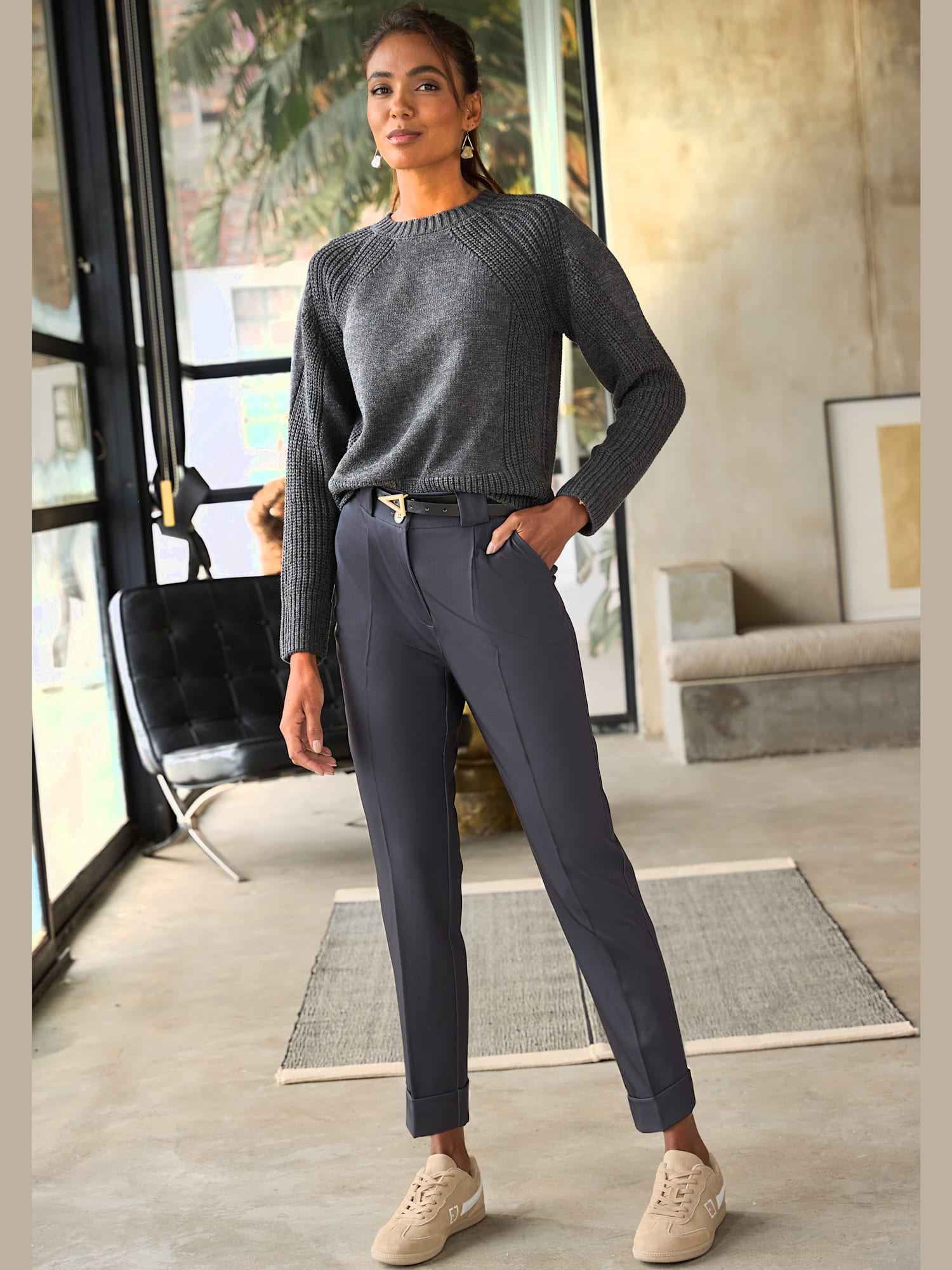 Pantalon 7/8 poches fendues pratiques, couleur gris, taille 38, marque LASCANA - helline