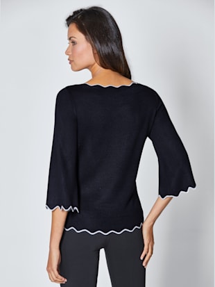 Pull en maille fine manches 3/4 évasées finitions contrastées arrondies