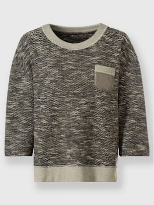 Pull motif tricoté moderne