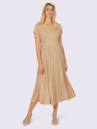 Robe plissée jupe à panneaux évasée