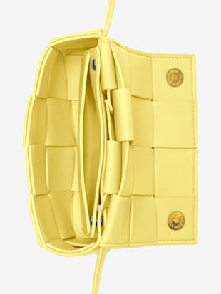 Ce sac à bandoulière sublime toutes les tenues et est parfait pour le quotidien ou l'été
