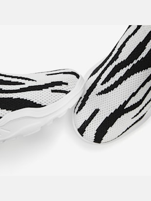 Baskets sneakers qui épousent parfaitement le pied grâce à la matière textile douce (Image 5)