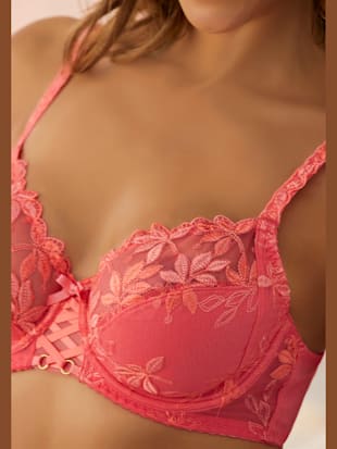 Soutien-gorge à armatures nuance. jolie dentelle florale