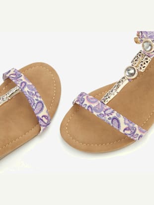 Sandales différents éléments décoratifs pour une allure, sophistiquée et raffinée (Image 4)